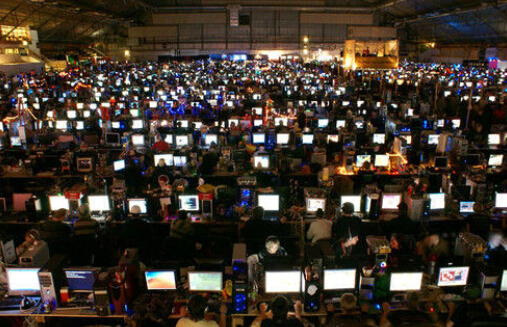 玩游戏赚钱月入万元是真的吗？